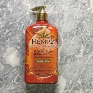 New Hempz Herbal Body Moisturizer Pumpkin Spice and Vanilla Chai